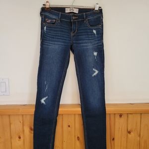 Hollister distressed, dark wash skinny Jean. size 27
